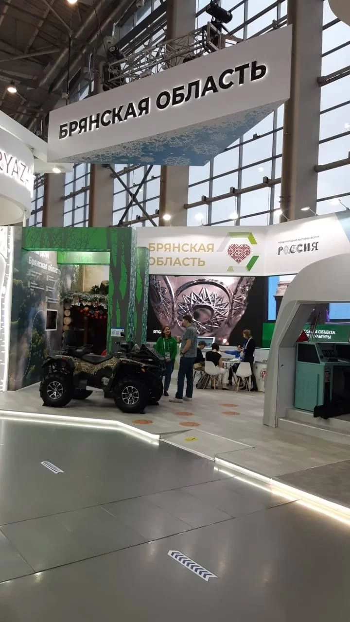 Техника STELS на выставке «Россия», ВДНХ, Москва.